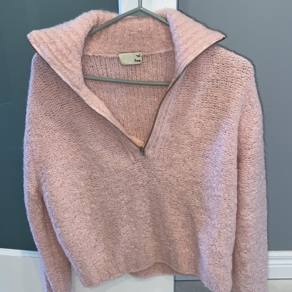 💗 Aritzia Wool Sweater 💗 - Picture 1 of 2
